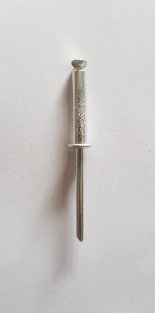 RIVETS - PRICE PER 100